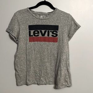 Levi’s tee